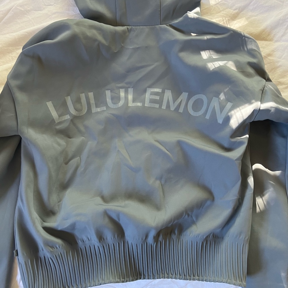 Lululemon Shape Expression jacket in sterling